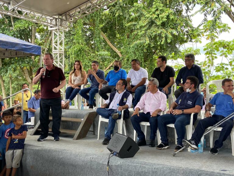 Pedro Longo prestigia assinatura da ordem de serviço da ponte da Sibéria
