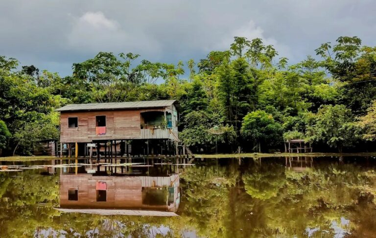 As águas escuras do Rio Croa