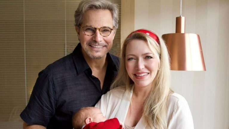 Após dar à luz, esposa de Edson Celulari denuncia golpe: “Estou bem”