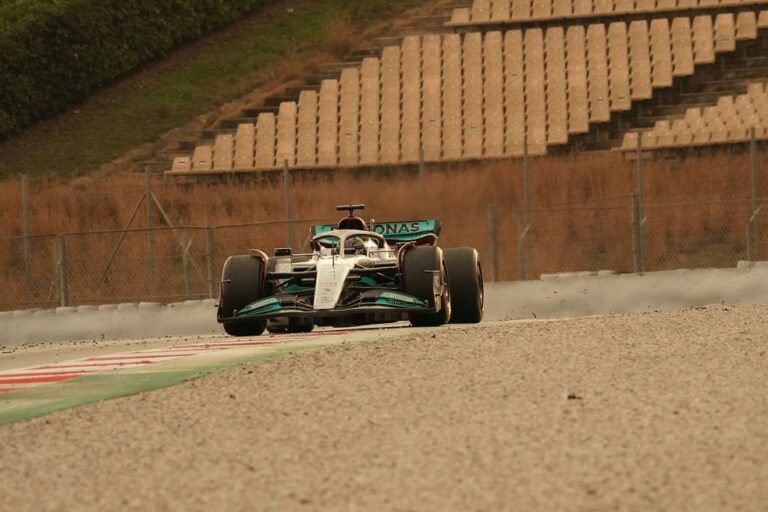 A F1 2022 vai começar! Veja fotos de todos os carros na pista