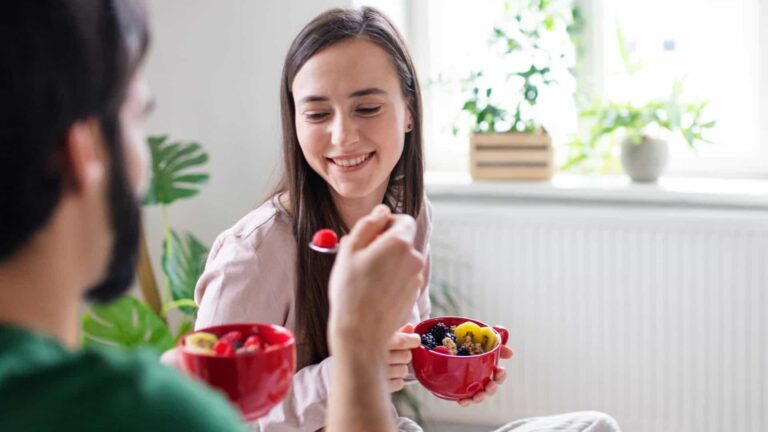 A fruta que deve comer (todos os dias) para manter o cérebro saudável