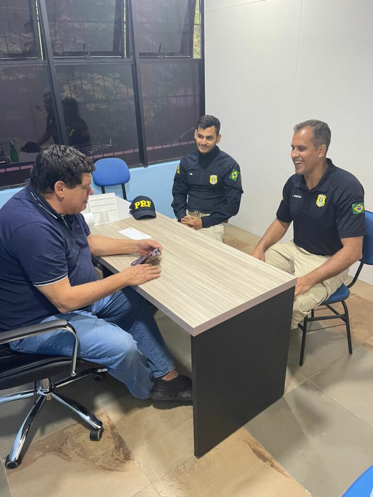 Flaviano Melo recebe agentes da PRF que pedem apoio para reestruturação da carreira da categoria