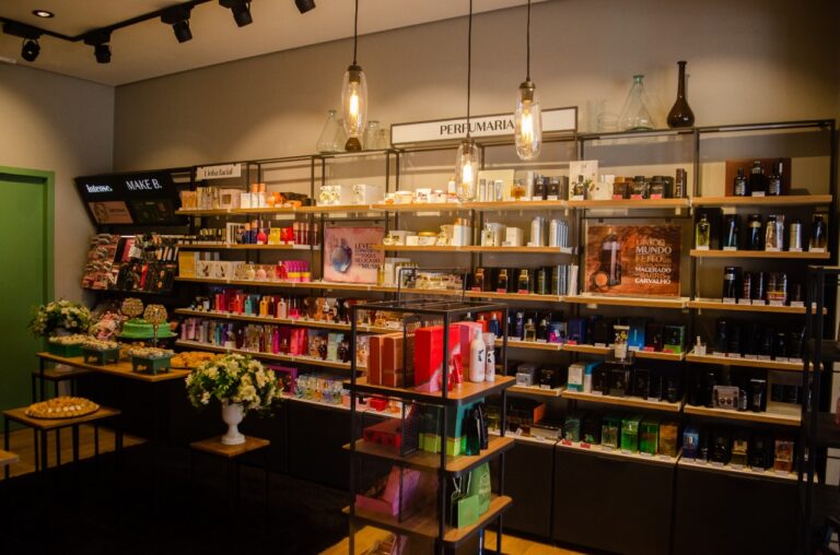 O Boticário reinaugura loja na fronteira do Acre com novo conceito