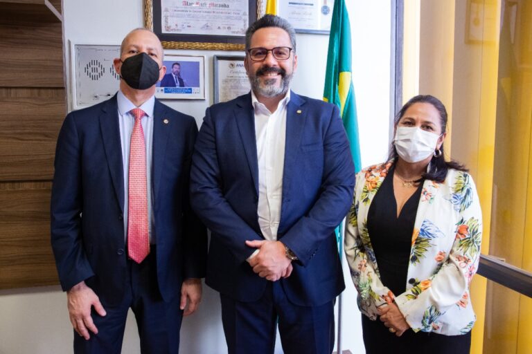 Alan Rick garante recursos para construção de unidades do Ministério Público