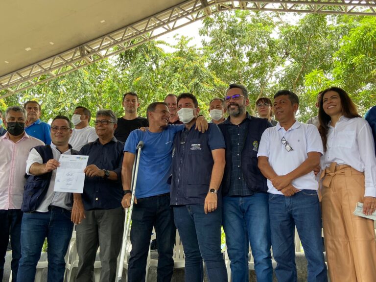 “Peço desculpas pelo vice-governador que dei a vocês”, diz Gladson sobre Major Rocha