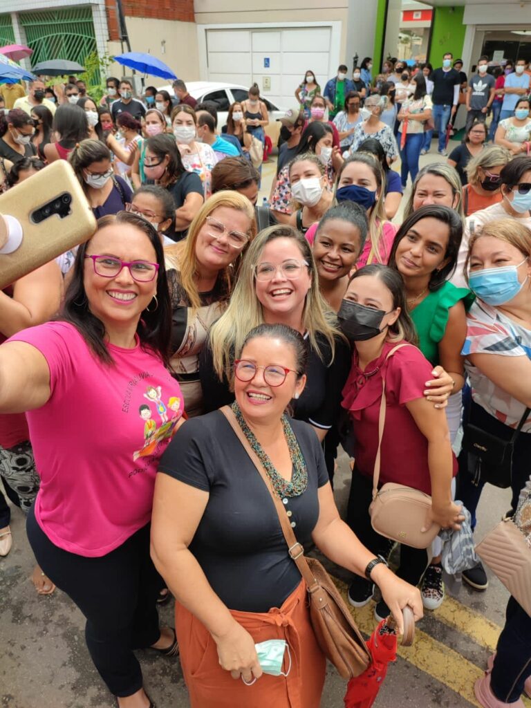 Presidente em exercício da Câmara de Vereadores, Michelle Melo recebe servidores da Educação de Rio Branco
