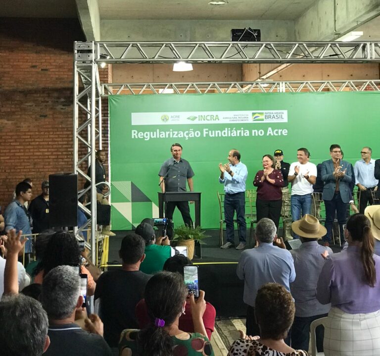 “Fizemos mais do que o PT fez em 20 anos”, diz Bolsonaro ao entregar títulos de terra no Acre