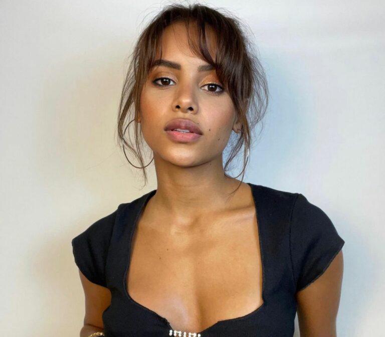 Ex-BBB Gleici Damasceno exibe barriga trincada com look ousado: “Deusa”