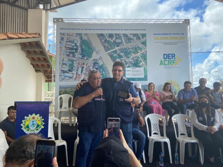 Mazinho homenageia Gladson com mais alta honraria de Sena: “Nossa união é a vontade de Deus”