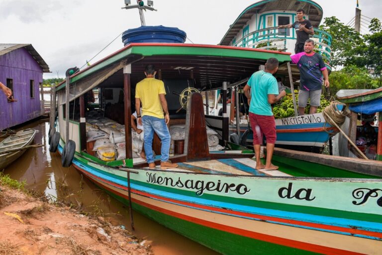 Prefeitura de Cruzeiro do Sul garante transporte gratuito para comunidades ribeirinhas