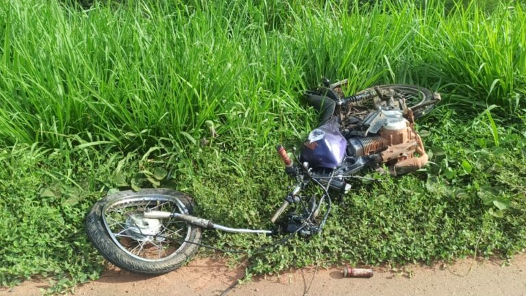 Casal morre após colidir a motocicleta em caminhonete em Rio Branco