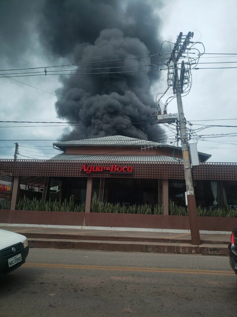 Incêndio em restaurante, cadastro da Polícia Civil, greve e mais: veja o que foi destaque nesta quinta