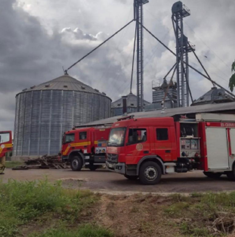 Silo Graneleiro tem princípio de incêndio na Rodovia Transacreana, em Rio Branco