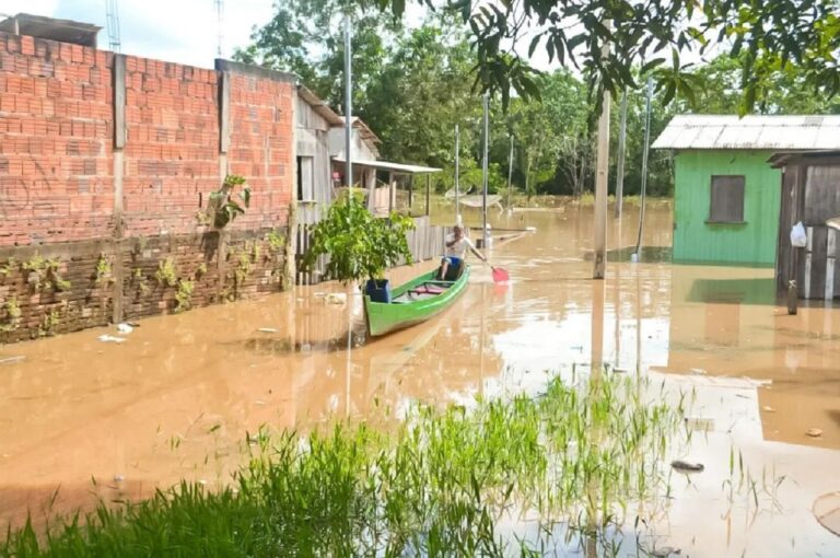 Cheia do Iaco: 44 famílias estão nos abrigos públicos de Sena Madureira