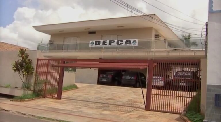 Mãe desmaia em crise glicêmica e recém-nascido de 29 dias morre afogado durante banho; polícia investiga