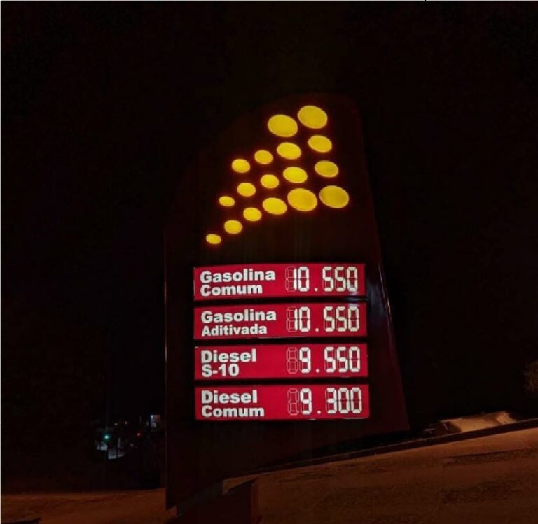 Procon fiscaliza postos de combustíveis no AC após registros de R$ 11 por litro de gasolina