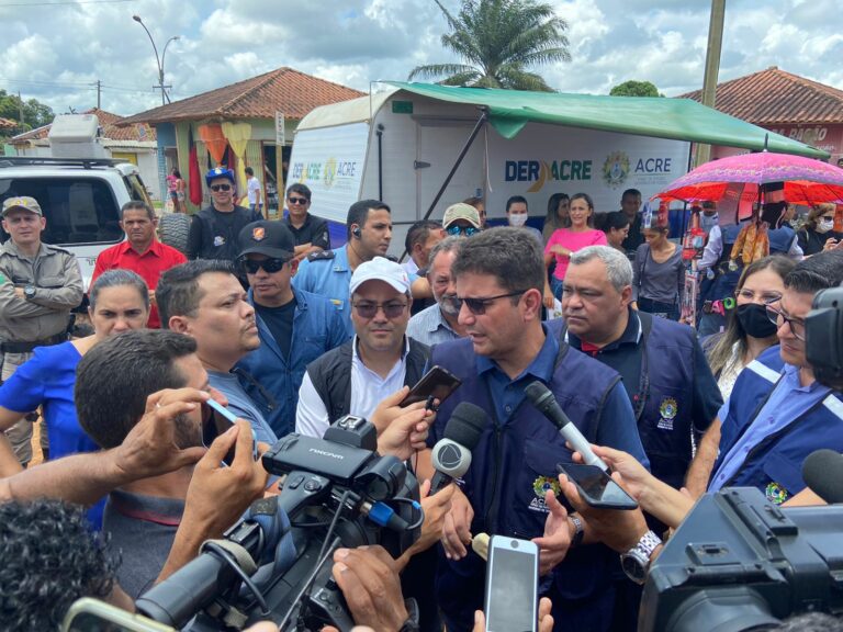 “Enquanto a Rússia guerreia contra a Ucrânia, nós construímos pontes”, diz Gladson