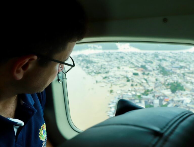 Governador Gladson Cameli vai a Tarauacá e visita famílias desabrigadas pela cheia do rio