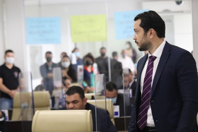 Único a votar contra aumento de verba de gabinete, Jarude diz: “Quando vão pensar na população?”