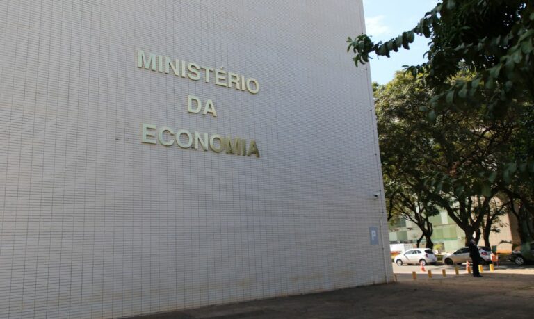 Ministério da Economia divulga portaria com redução da alíquota do Imposto de Importação de Veículos