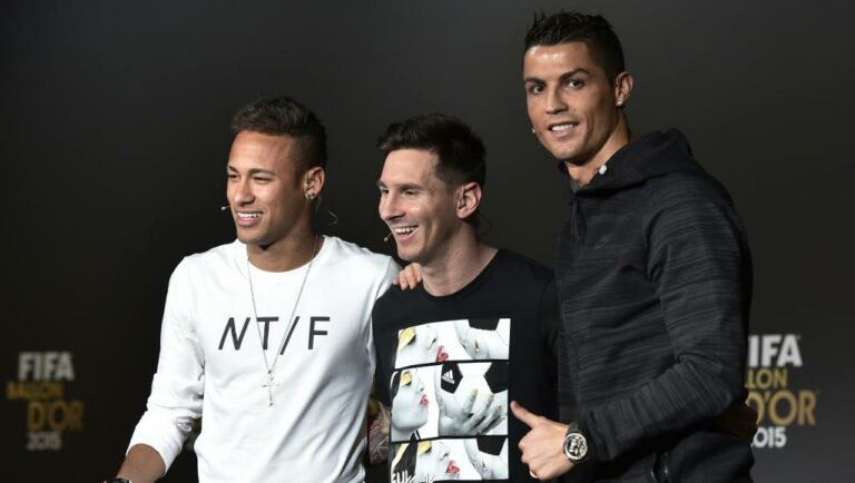 Cristiano Ronaldo deseja jogar junto com Messi e Neymar no PSG, diz jornal