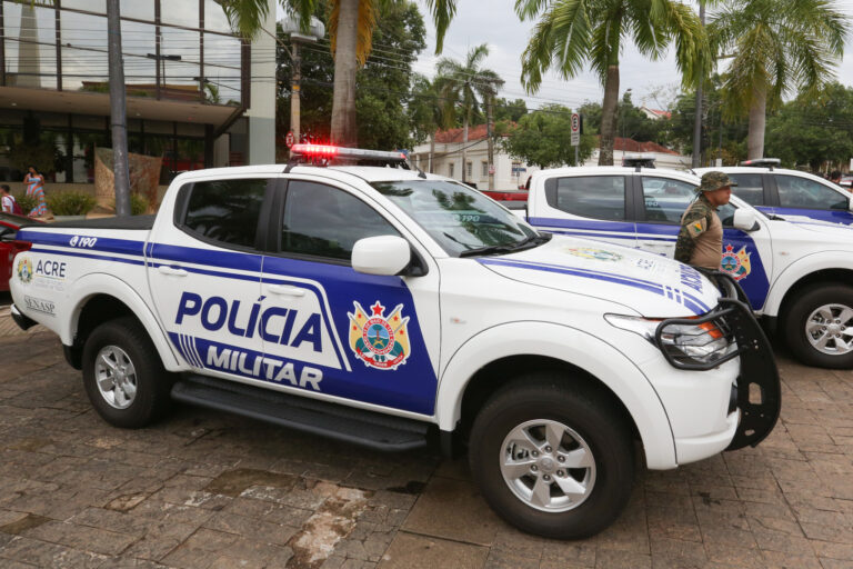 PM suspende paralisação e viaturas voltam a circular pelas ruas de Rio Branco; negociações seguem