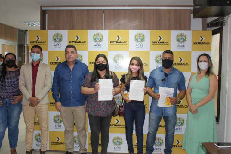 Governo empossa servidores aprovados no processo seletivo do Detran