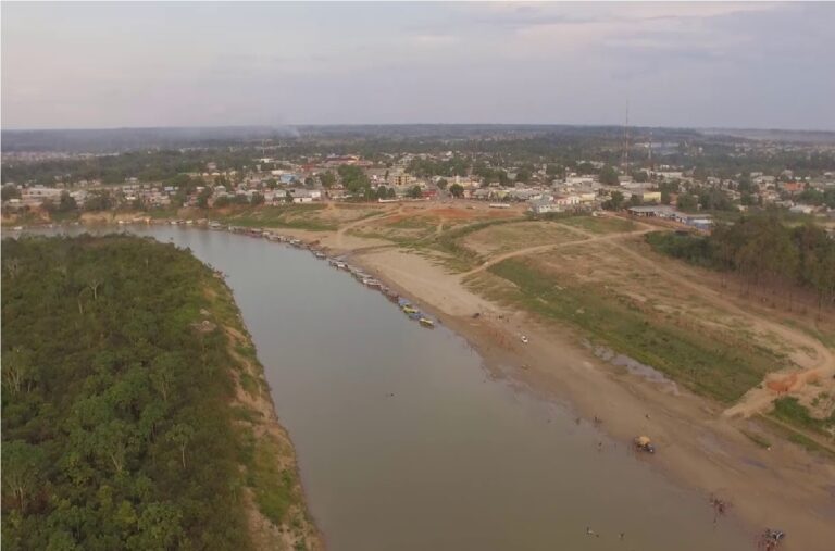 Envira sobe 16 centímetros em 12 horas e se aproxima novamente da cota de alerta