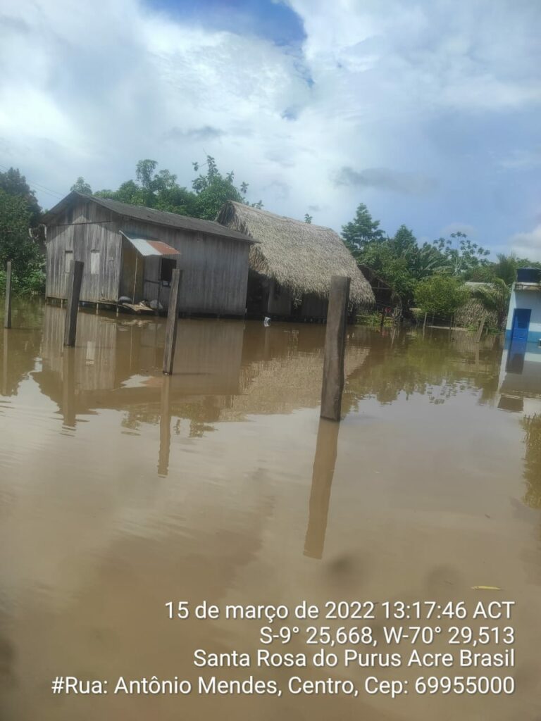 Cheia do rio Purus desabriga nove famílias na cidade de Santa Rosa