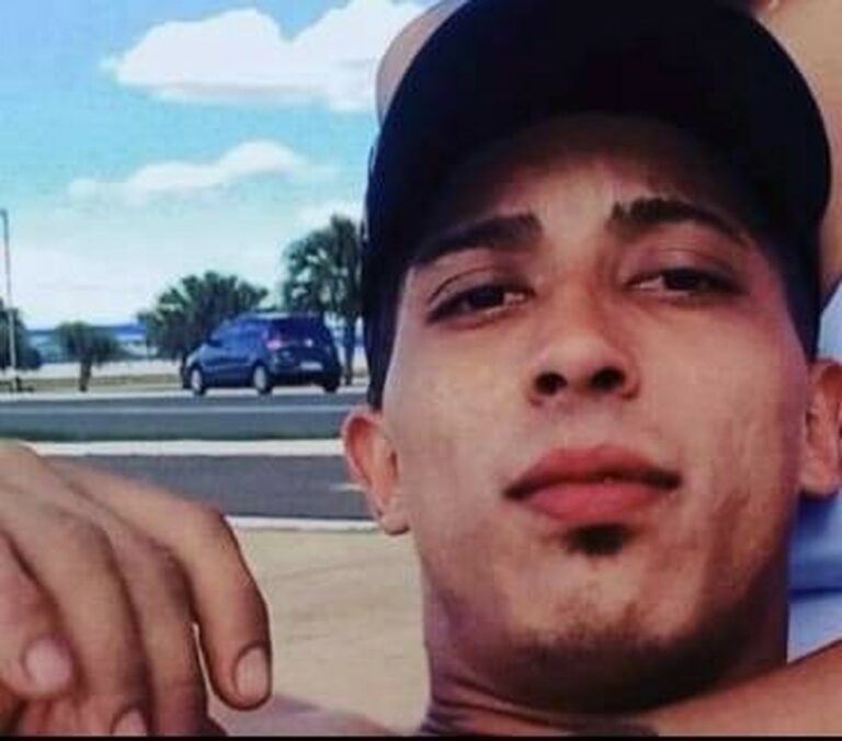 Após discussão na frente da mãe, jovem mata o marido a facadas e vai presa: ‘ameaçava e a ofendia’