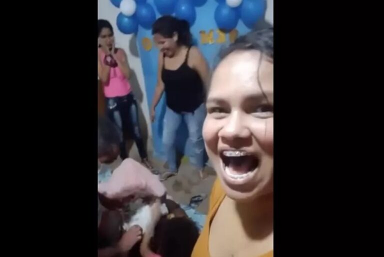 Mulher dá à luz durante chá de fraldas: ‘arranjaram um colchão e foi ali mesmo’