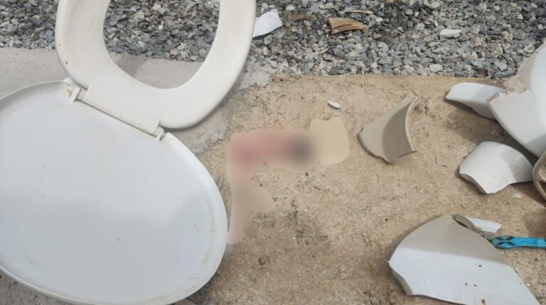 Feto é encontrado dentro de vaso sanitário em porto turístico