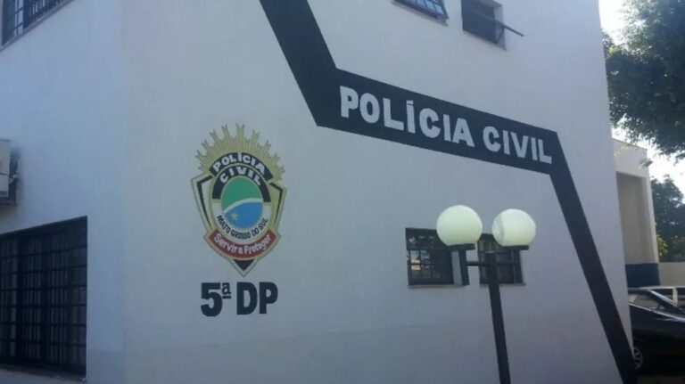 Marido é agredido com mordidas e arranhões após se recusar a devolver celular à esposa