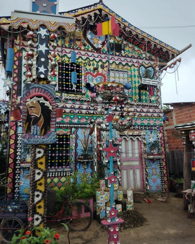 Casa mais inusitada de Tarauacá feita com material reciclado