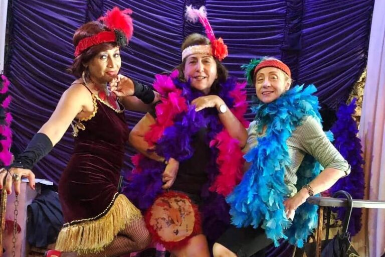 Inspirada nos anos 20, Maria Ivonete Lira festeja 60 anos; veja mais na coluna da Beth Passos