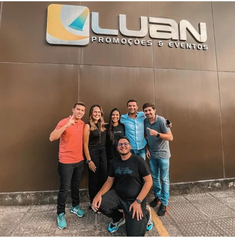 Cantora acreana Vitória Freitas assina contrato com empresa que revelou Gabriel Diniz, Calypso e Wesley Safadão