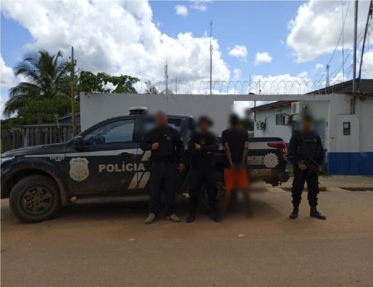 No interior do AC, homem foragido da Justiça é preso com duas armas de fogo