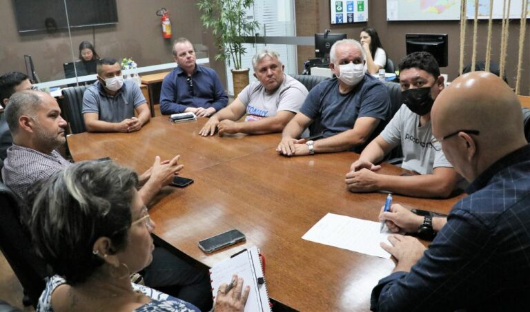 Longo participa de reuniões sobre implantação de gás natural em veículos no AC e anuncia fórum