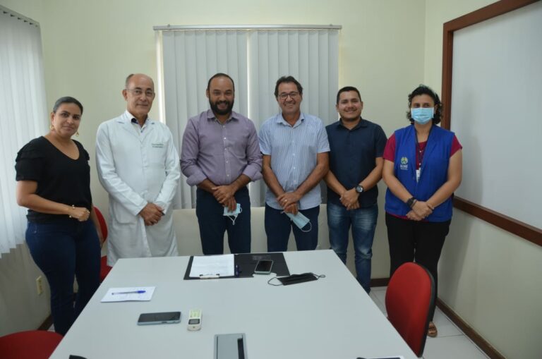 Vereador Francisco Piaba apresenta propostas para a Saúde em visita à Fundhacre