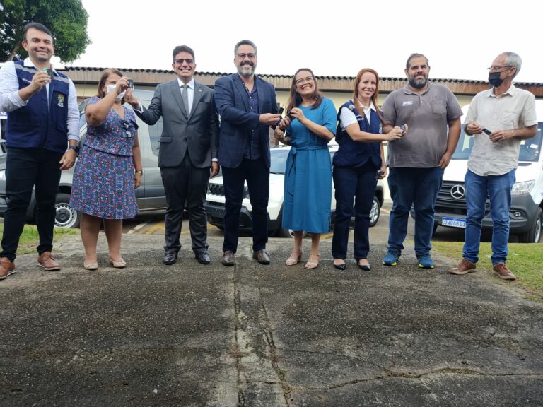 Alan Rick entrega veículos e equipamentos para entidades sociais de Rio Branco