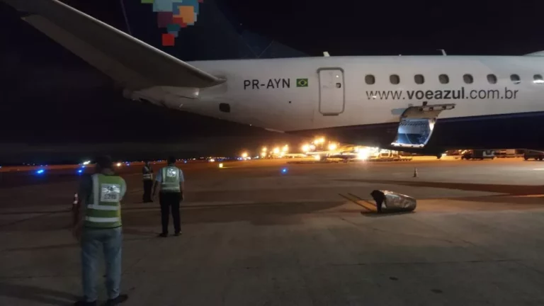 Vídeo: aviões da Azul e Gol colidem em pátio do Aeroporto; confira