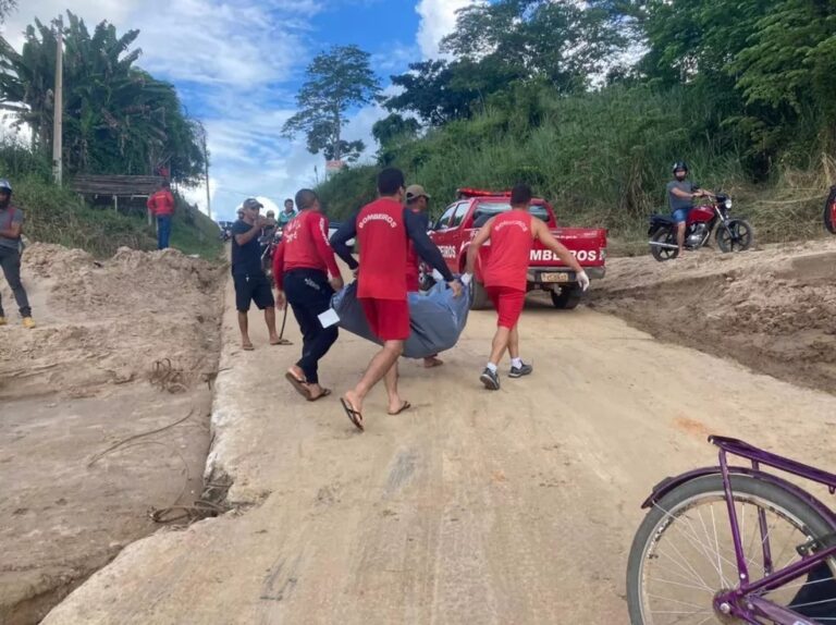 Bombeiros encontram corpo de homem que se afogou no interior do Acre