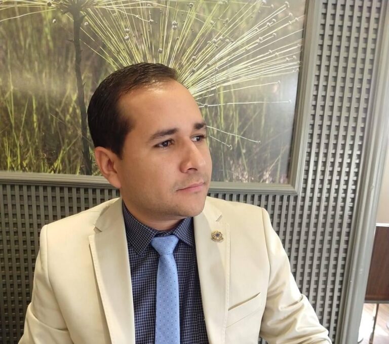 Membros de grupo de Mazinho articulam nome de Daniel Herculano para disputar prefeitura de Sena