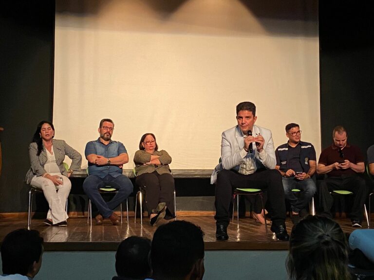 Gladson quer propor ’30 dias de governador’ para deputados: “Melhor doutorado”