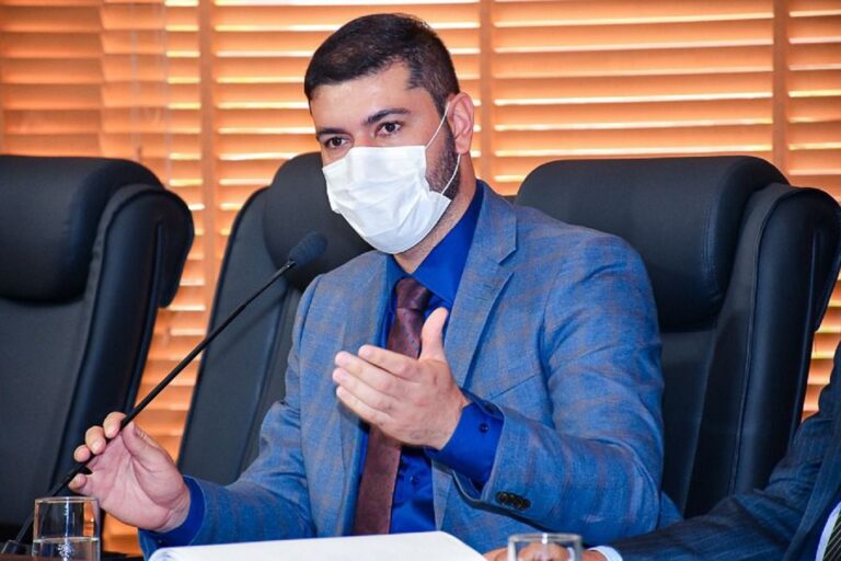 Presidente da Aleac Nicolau Junior solicita revitalização do Hospital do Juruá