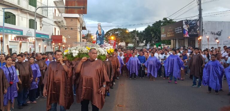 Há mais de cinco décadas, Procissão do Cristo Morto é tradição para comunidade católica em Rio Branco