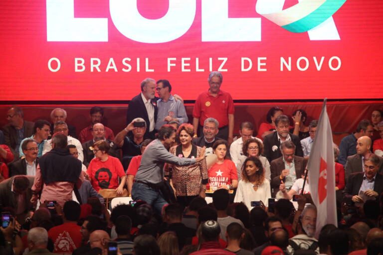 Blog do Ton: PT e PSB tem relação entre tapas e beijos. É tapa cá no Acre, beijo lá em Brasília