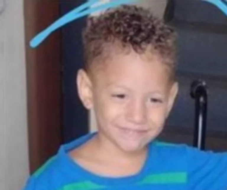 Menino de 3 anos é encontrado morto após ter saído de casa para brincar em parque