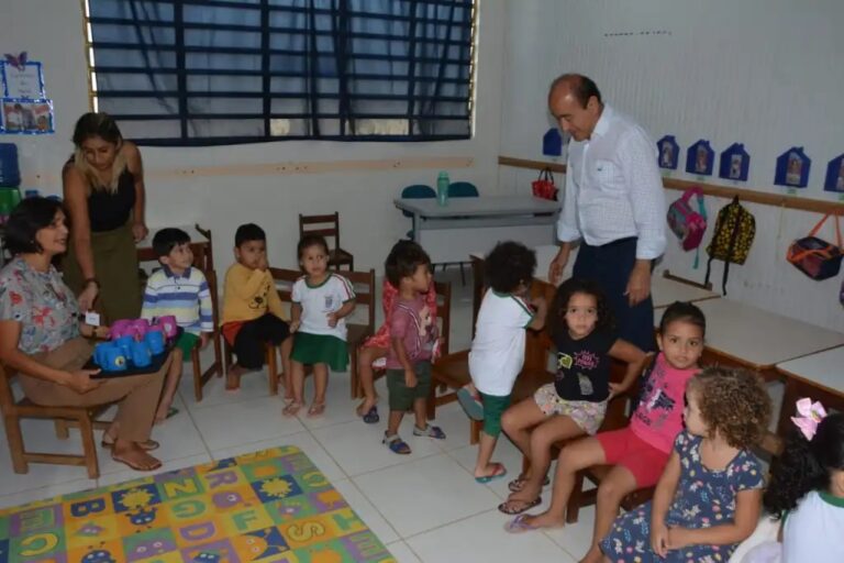 Prefeito de Rio Branco visita creche no Mocinha Magalhães para verificar melhorias a serem feitas