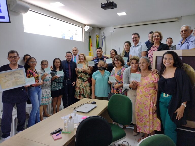 Adailton Cruz parabeniza os profissionais da saúde na CMRB durante Sessão Solene em alusão à Semana Nacional da Enfermagem